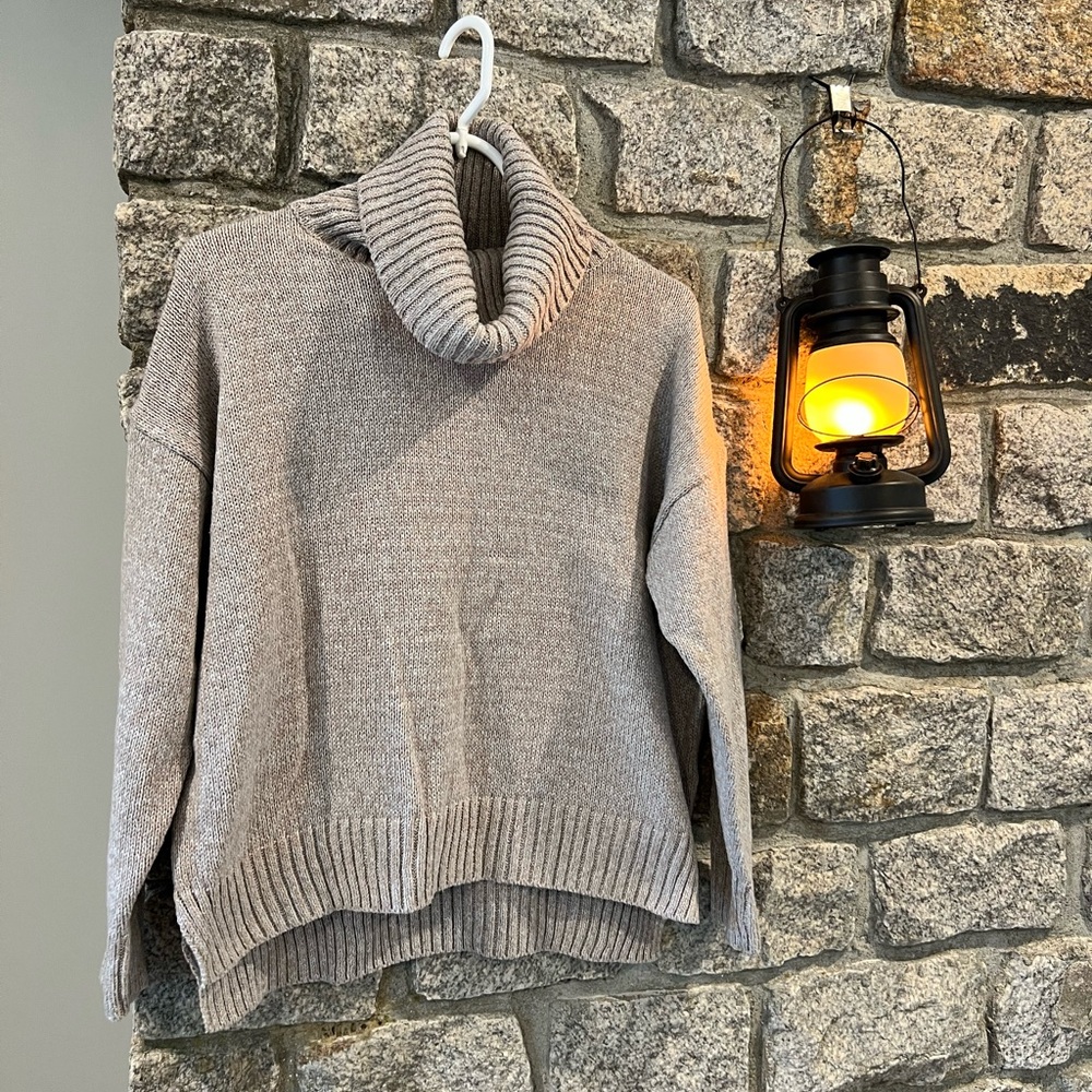 Women’s Turtleneck Knit Sweater - size S - Cream